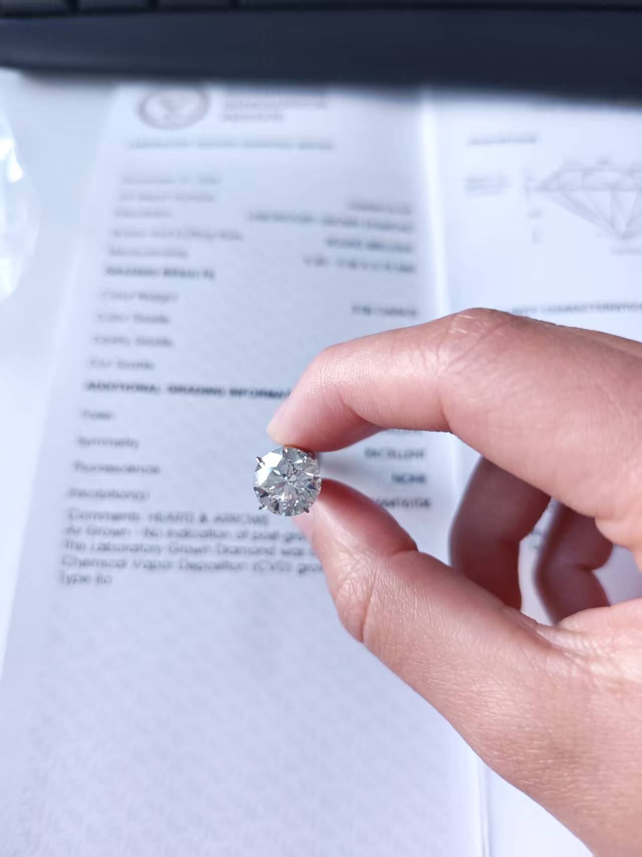 Loose lab-grown diamond sample used to introduce professional sourcing requirements